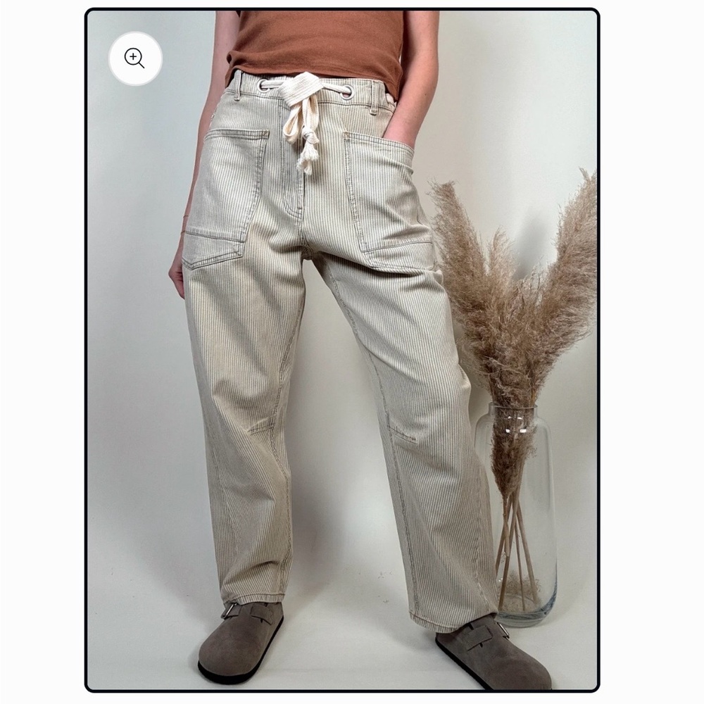 Striped barrel jeans